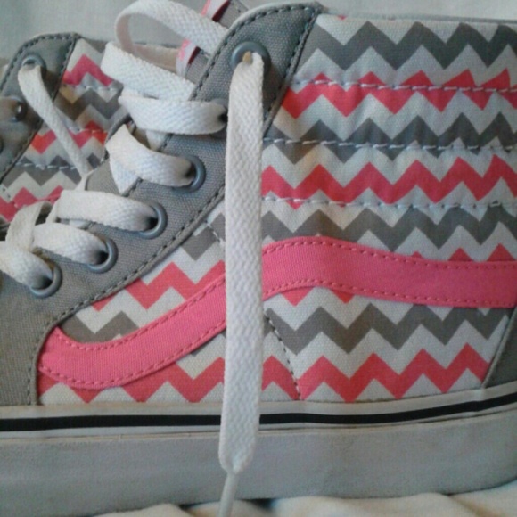 Vans Shoes - Vans 7.5 Womens Gray/White/Pink stripes